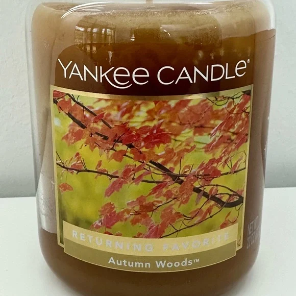 Yankee Candle Autumn Woods Jar Candle - Rich Brown - Picture 2 of 4